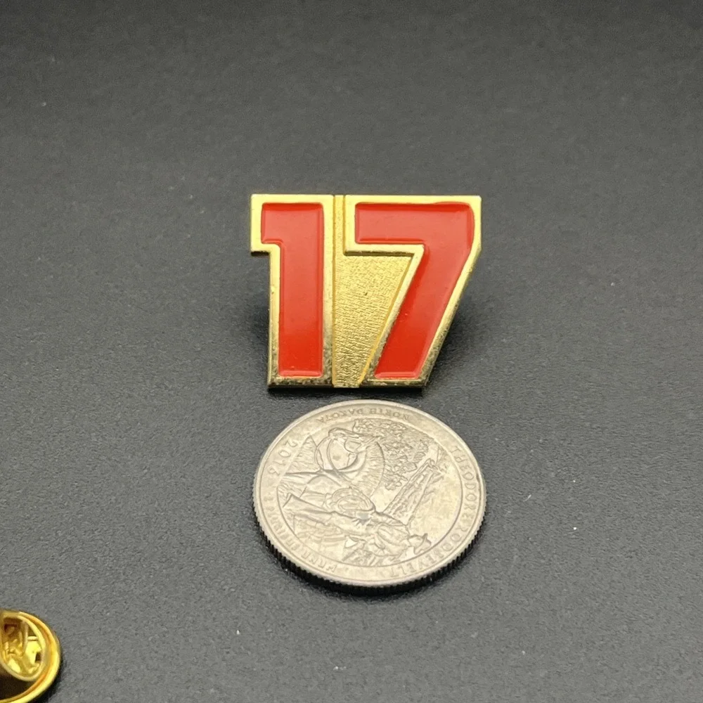 Darrell Waltrip #17 NASCAR Superflo Racing Sponsor Lapel‎ Hat Pin